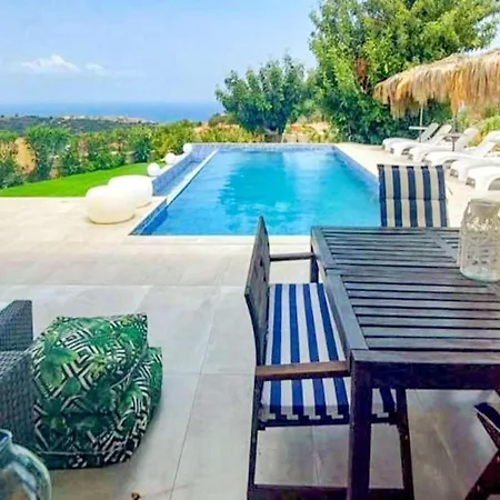 Villa Infinity Blue *